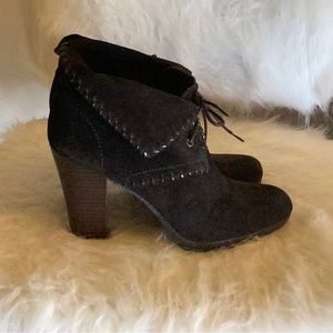Enzo Angiolini brown whip stitch tie booties n brown